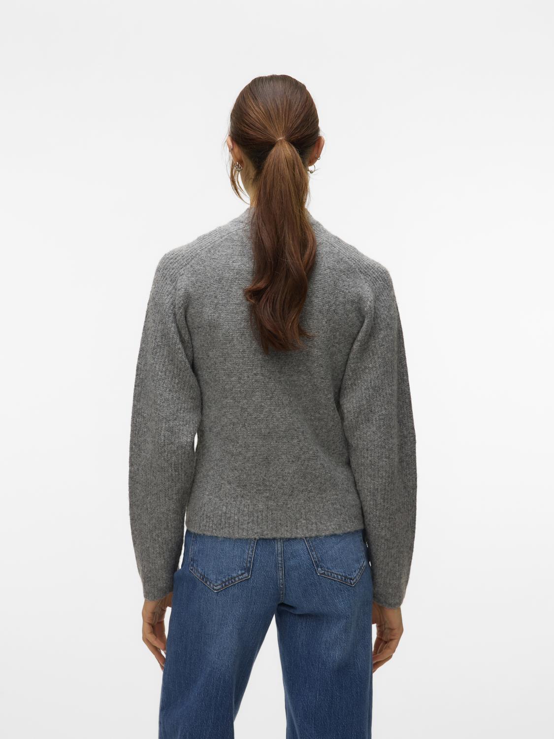 model_shot-back